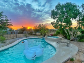 Lazy H Bar Desert Outpost Ranch House with Pool and Hot Tub